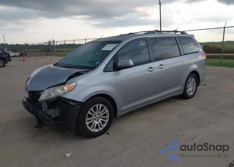 2013 Toyota Sienna Xle V6 8 Passenger from USA, damaged, VIN 5TDYK3DC9DS397200